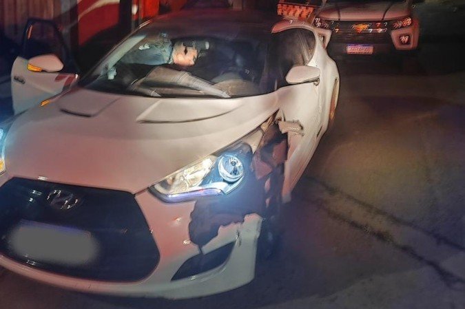 O motorista foi identificado e encaminhado à 20ª DP
- (crédito: Divulgação: PMDF) O motorista foi identificado e encaminhado à 20ª DP
- (crédito: Divulgação: PMDF)