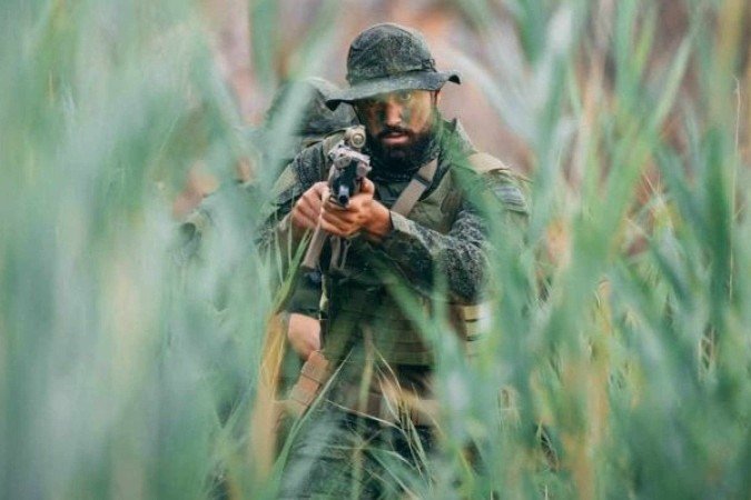 Gvardiol durante experiência militar no 'Commando Squad 9' - (crédito: Foto: Divulgação/Commando Squad 9) Gvardiol durante experiência militar no 'Commando Squad 9' - (crédito: Foto: Divulgação/Commando Squad 9)