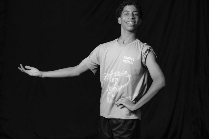 Aos 17 anos, Thiago Batista tem o sonho de seguir carreira no balé  -  (crédito: NatÃ£ Kessller)