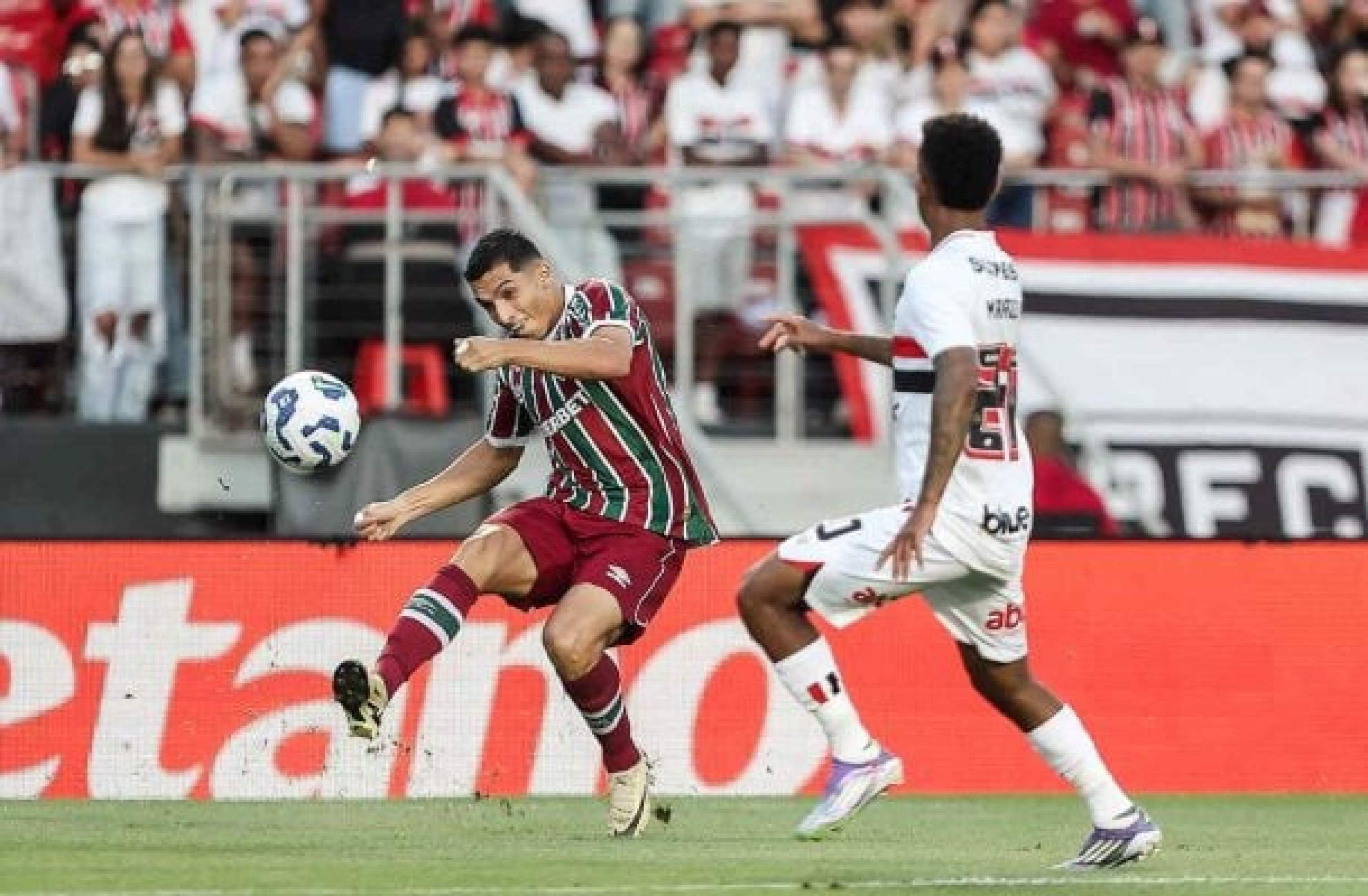 Serna, do Fluminense, confirma proposta do Atlético Nacional, da Colômbia