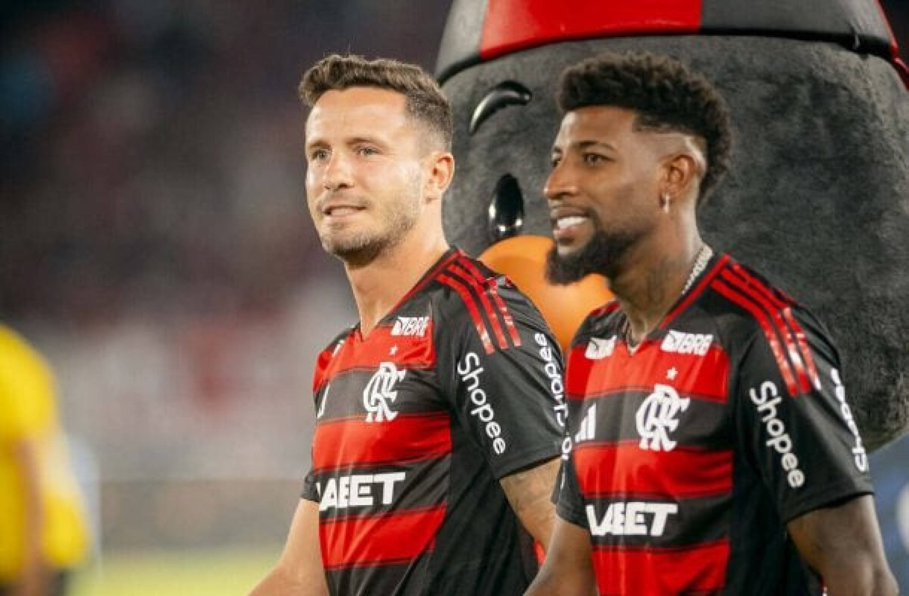 Emerson Royal aparece no BID da CBF e pode estrear com a camisa do Flamengo