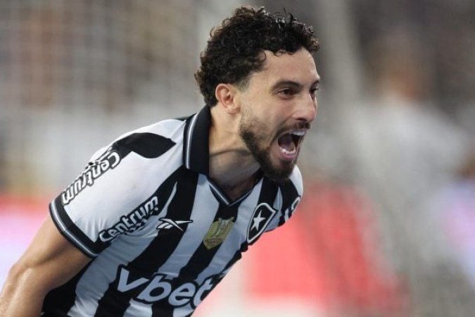 ALEX TELLES - Foi discreto. Não participou muito ofensivamente, mas trouxe segurança para a defesa pelo lado esquerdo. NOTA: 5,5 - Foto: Vitor Silva/Botafogo