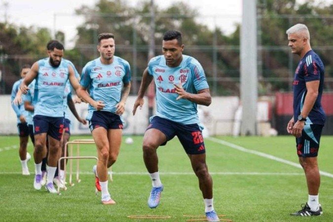 Alex Sandro em treino com o grupo do Flamengo - (crédito: Foto: Gilvan de Souza/Flamengo) Alex Sandro em treino com o grupo do Flamengo - (crédito: Foto: Gilvan de Souza/Flamengo)