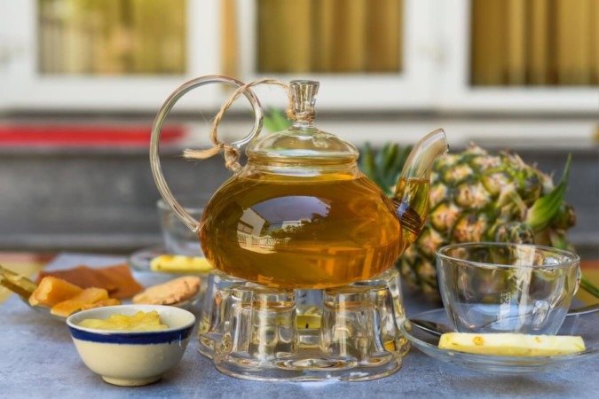 Chá de casca de abacaxi com canela (Imagem: Tanya_Terekhina | Shutterstock) -  (crédito: EdiCase)
