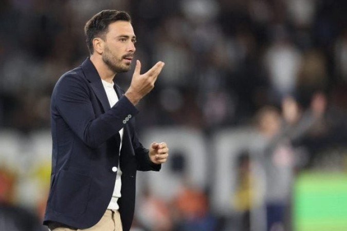 DAVIDE ANCELOTTI - Botafogo controlou bem as ações, teve mais volume e criou as melhores oportunidades. Mesmo nos momentos em que o Bragantino teve mais controle, o Glorioso se comportou bem defensivamente e pouco sofreu. NOTA: 7,0 - Foto: Vitor Silva/Botafogo