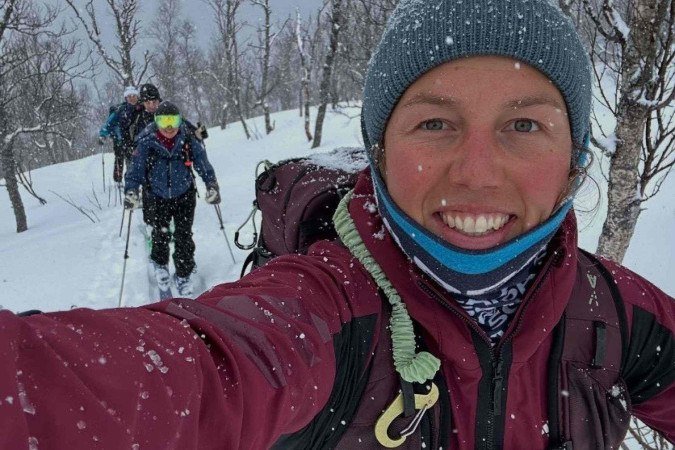 Campeã olímpica de biatlo é localizada 'sem sinais de vida' após acidente em montanha