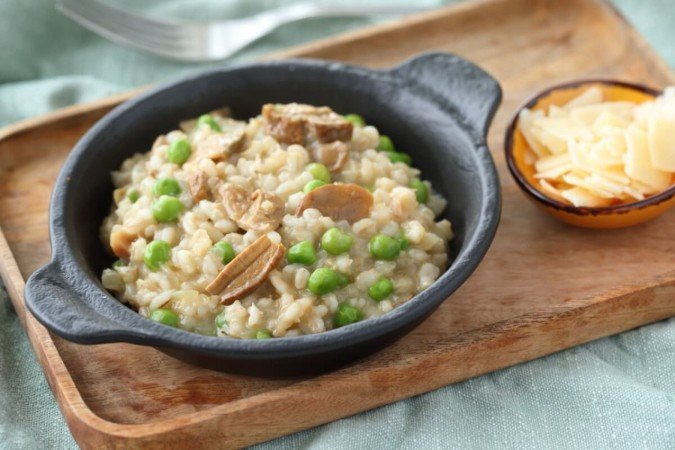 Risoto de cogumelo e ervilha (Imagem: StockphotoVideo | Shutterstock) -  (crédito: EdiCase)