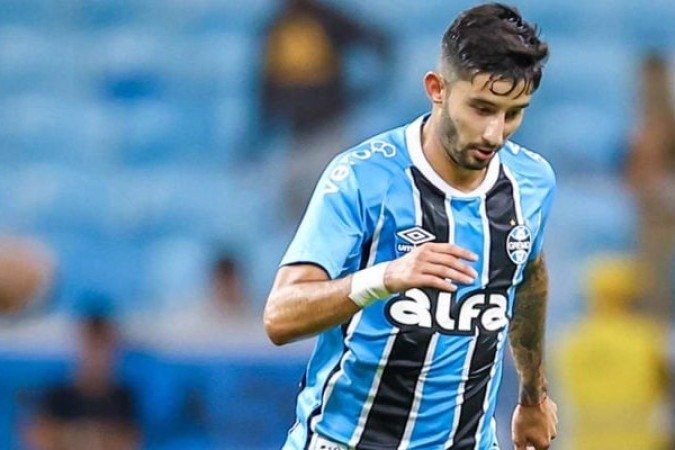 VILLASANTI - O paraguaio teve grande importância para que os zagueiros não tivessem tanto trabalho assim no jogo. Conseguiu ser um bom escudo na frente da área, com vários duelos vencidos contra os adversários e uma boa atuação na construção do jogo. Nota: 6,5 - Foto: Lucas Uebel/Grêmio