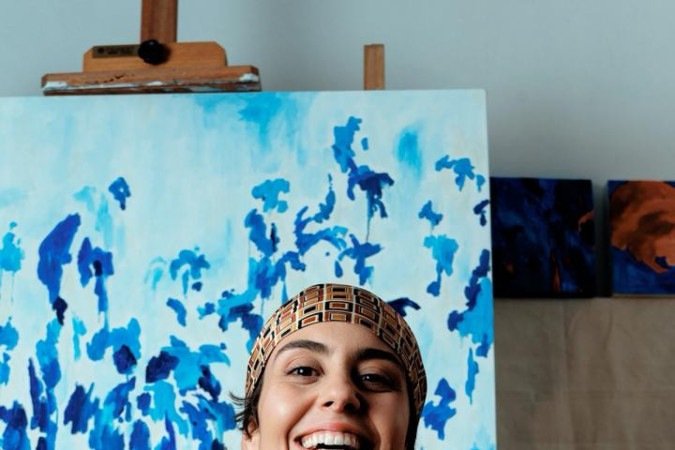 Victoria Serednicki se expressa e comunica sentimentos entre pinceladas na tela