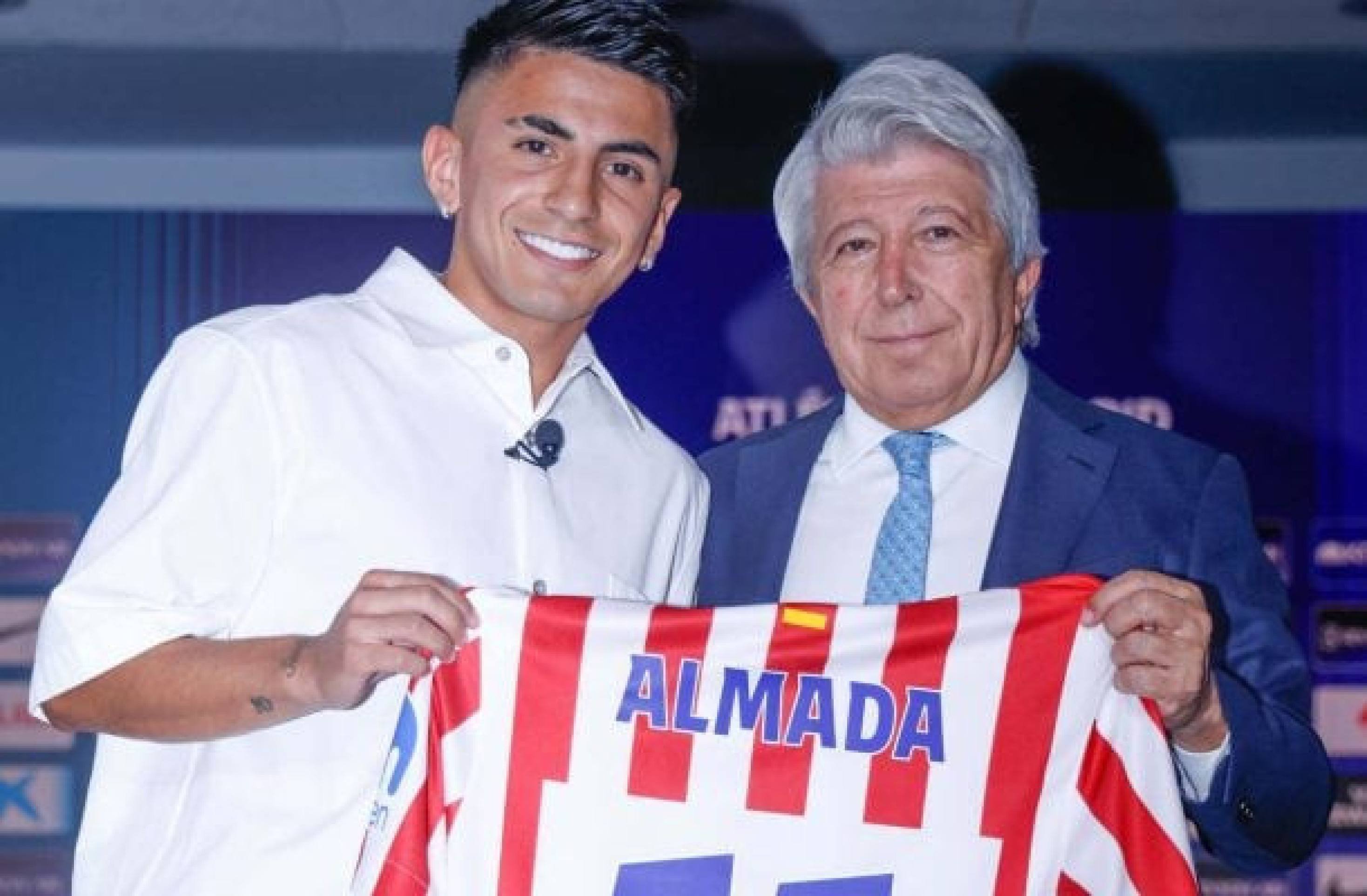 Atlético de Madrid apresenta o meia Almada, ex-Botafogo: ‘ Sonho realizado’ Atlético de Madrid apresenta o meia Almada, ex-Botafogo: ‘ Sonho realizado’