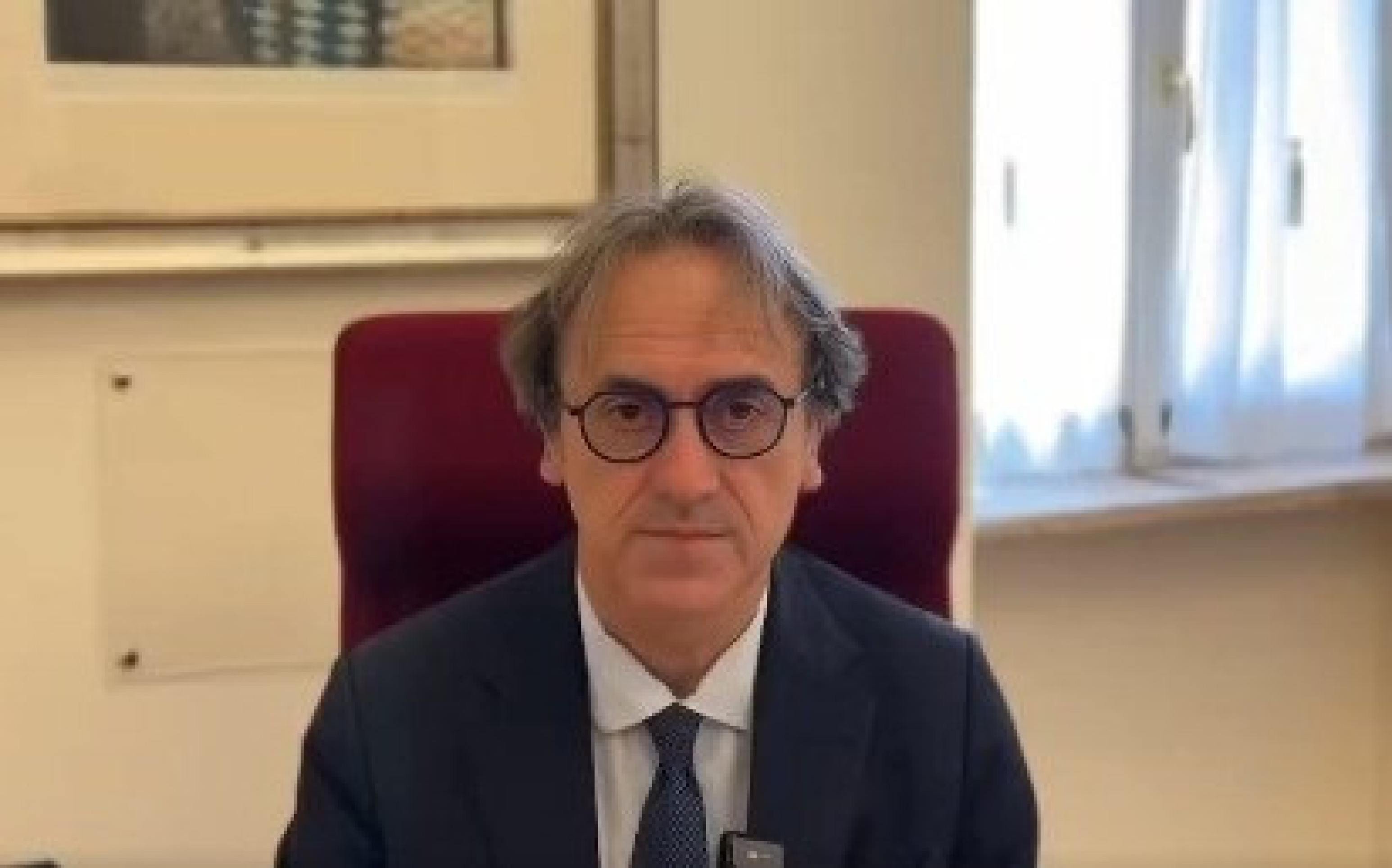 Quem é Angelo Bonelli, deputado italiano que dedurou endereço de Zambelli