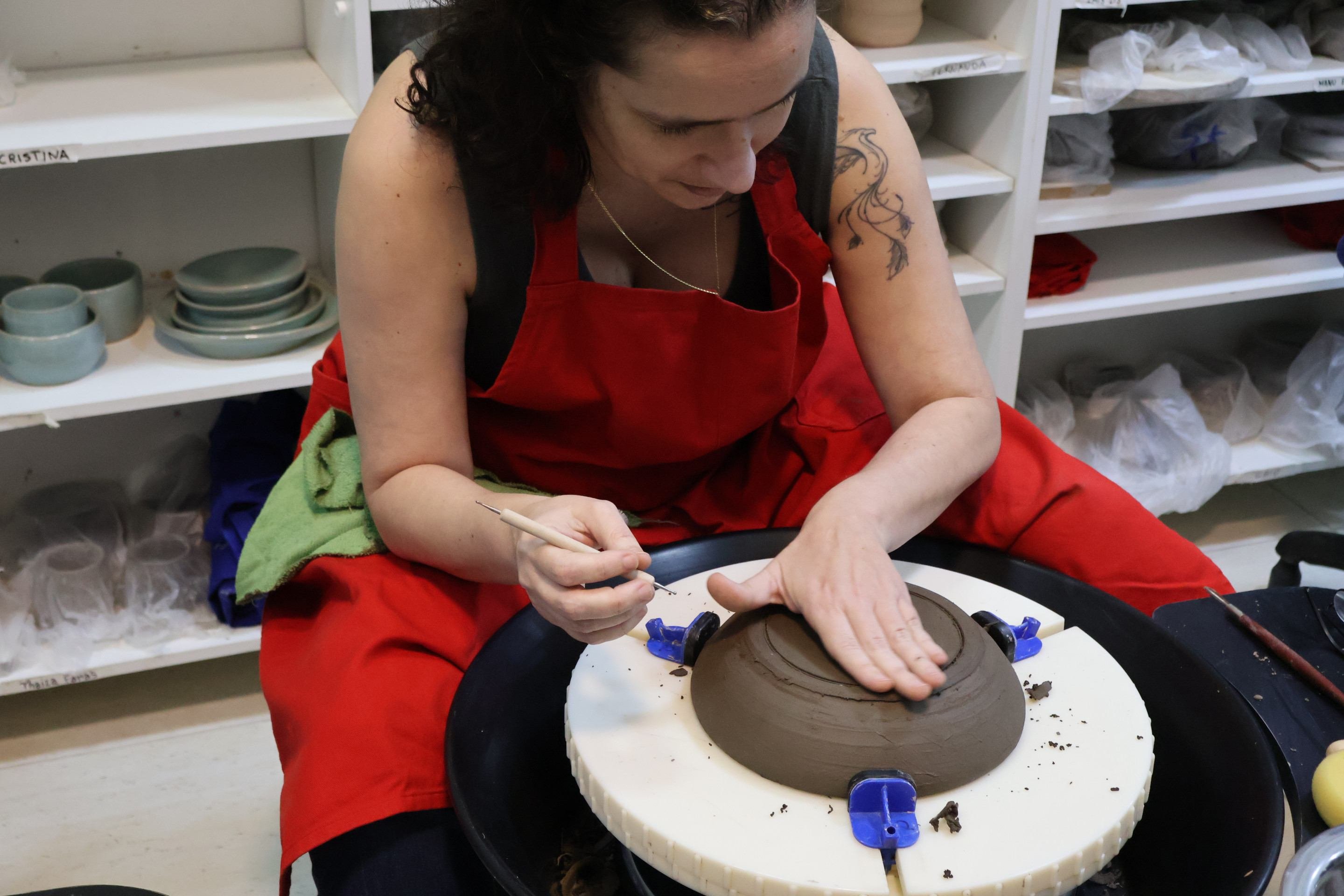 Andréa aceita a singularidade de cada criação  por ser um ato de autoconhecimento. 