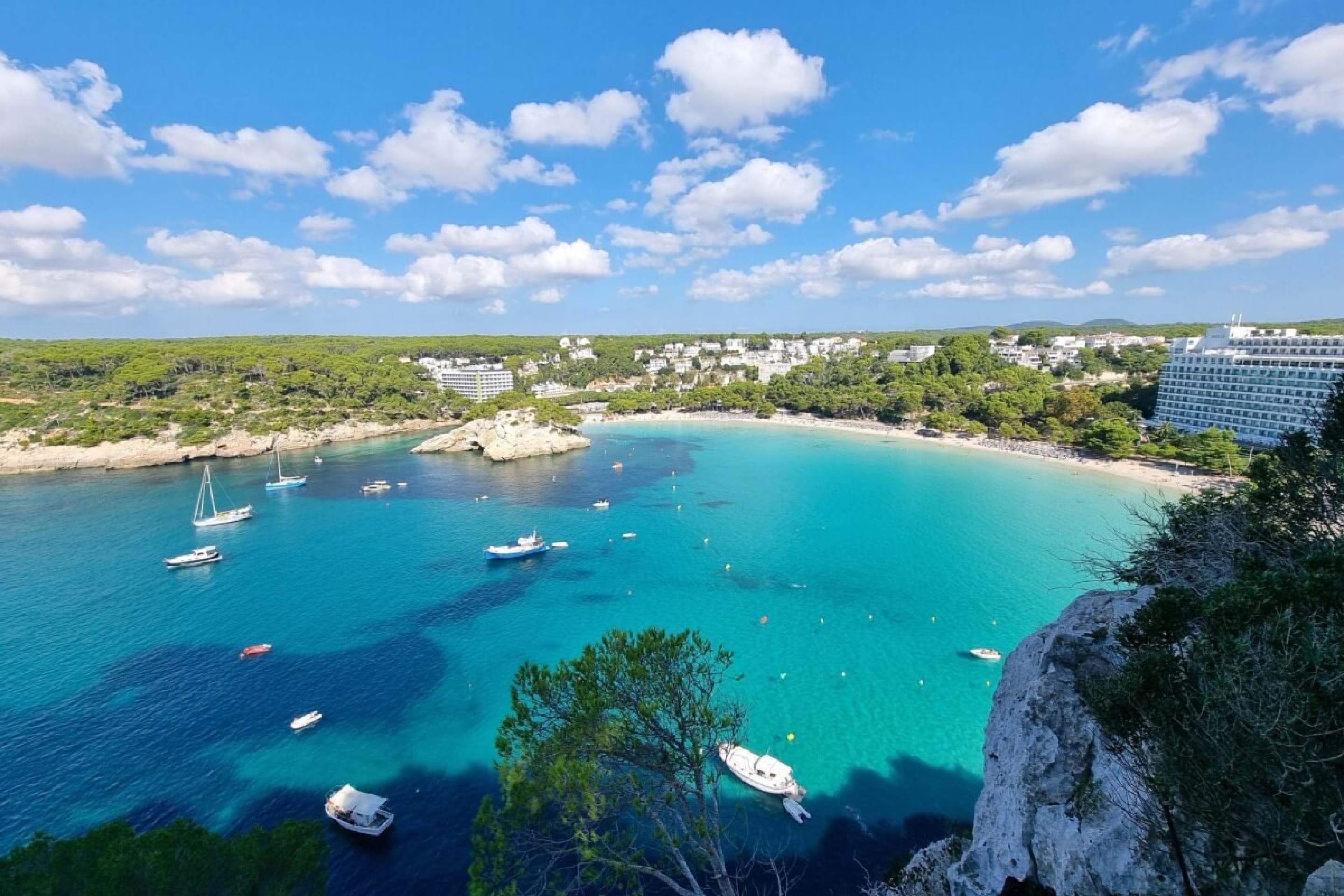 Descubra os melhores meses para visitar Menorca