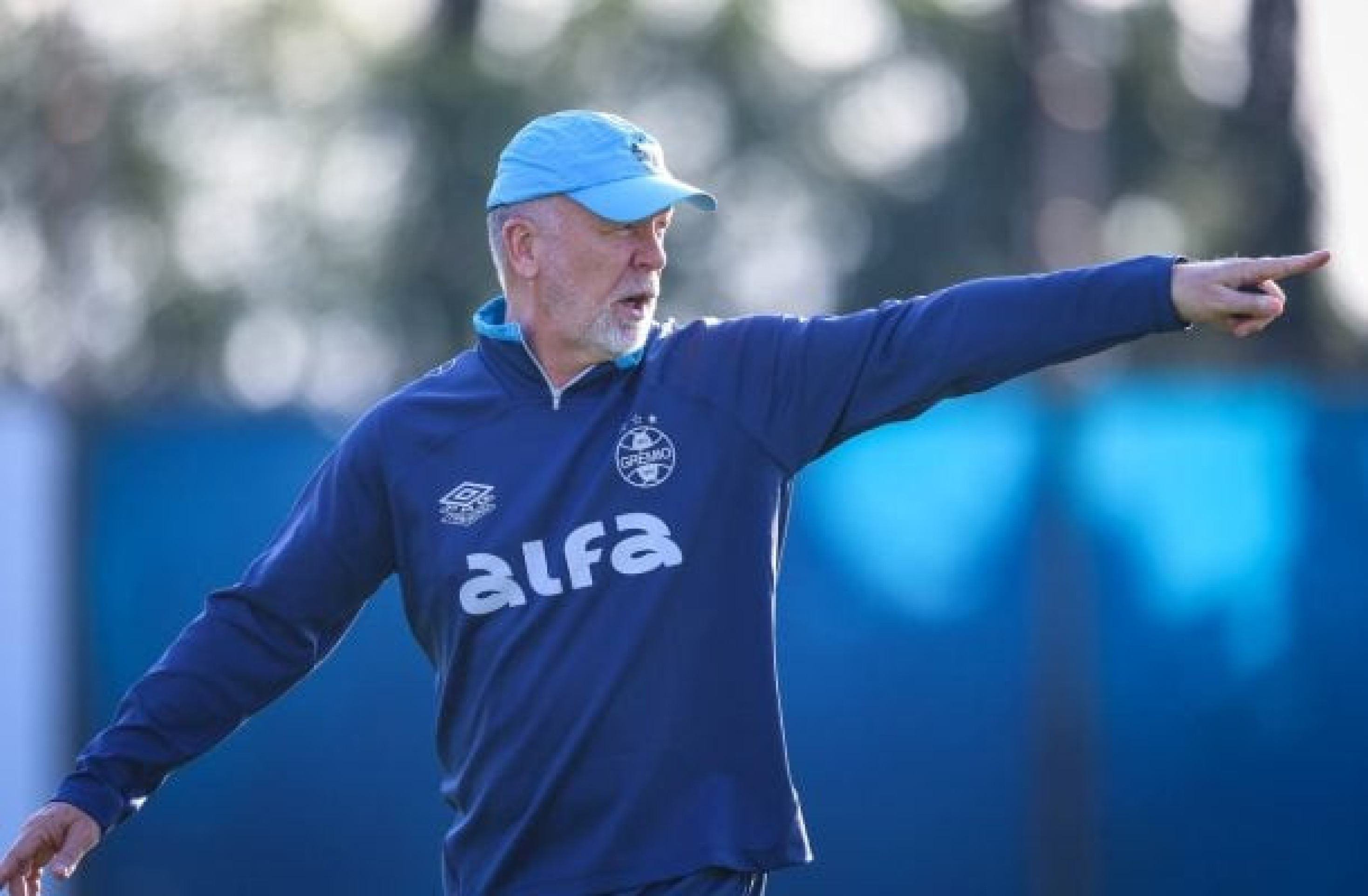 Mano deve manter promessa como titular, mesmo com volta de Cristaldo ao Grêmio