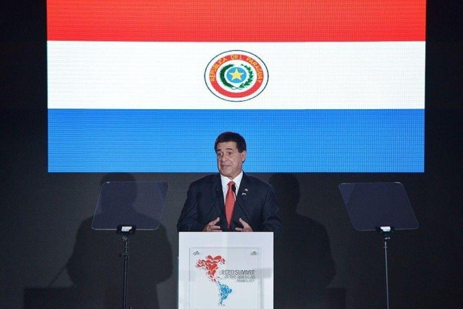 O presidente do Zimbábue, Emmerson Mnangagwa, é acusado pelos EUA de envolvimento com redes de contrabando de ouro e diamantes -  (crédito: Getty Images)