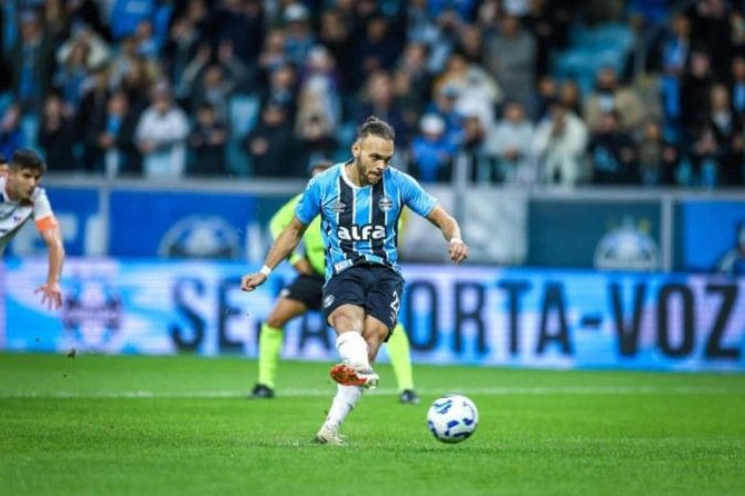 Braithwaite mantém protagonismo no Grêmio e alto aproveitamento em cobranças de pênalti - (crédito: Foto: Lucas Uebel / Grêmio FBPA) Braithwaite mantém protagonismo no Grêmio e alto aproveitamento em cobranças de pênalti - (crédito: Foto: Lucas Uebel / Grêmio FBPA)
