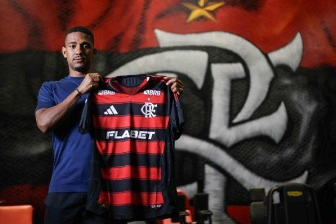 Samuel Lino se tornou o reforço mais caro da história do Flamengo -  (crédito: Foto: Gilvan de Souza /CRF)