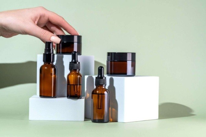 Uma rotina de skincare equilibrada é essencial para a saúde da pele e resultados eficazes (Imagem: Irina Kvyatkovskaya | Shutterstock) - (crédito: EdiCase) Uma rotina de skincare equilibrada é essencial para a saúde da pele e resultados eficazes (Imagem: Irina Kvyatkovskaya | Shutterstock) - (crédito: EdiCase)