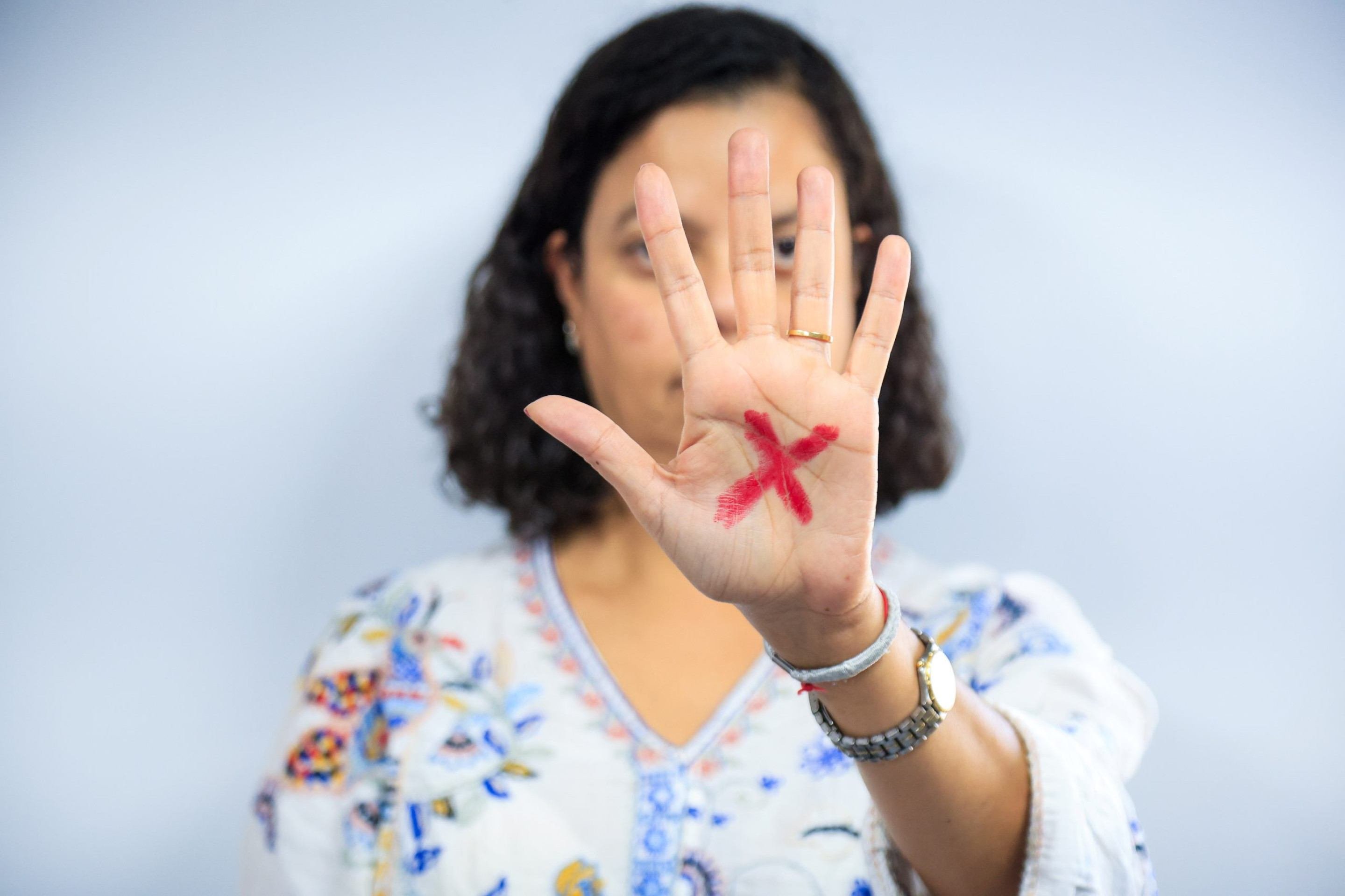 DF contra feminicídio: denúncia no enfrentamento à violência contra a mulher é essencial