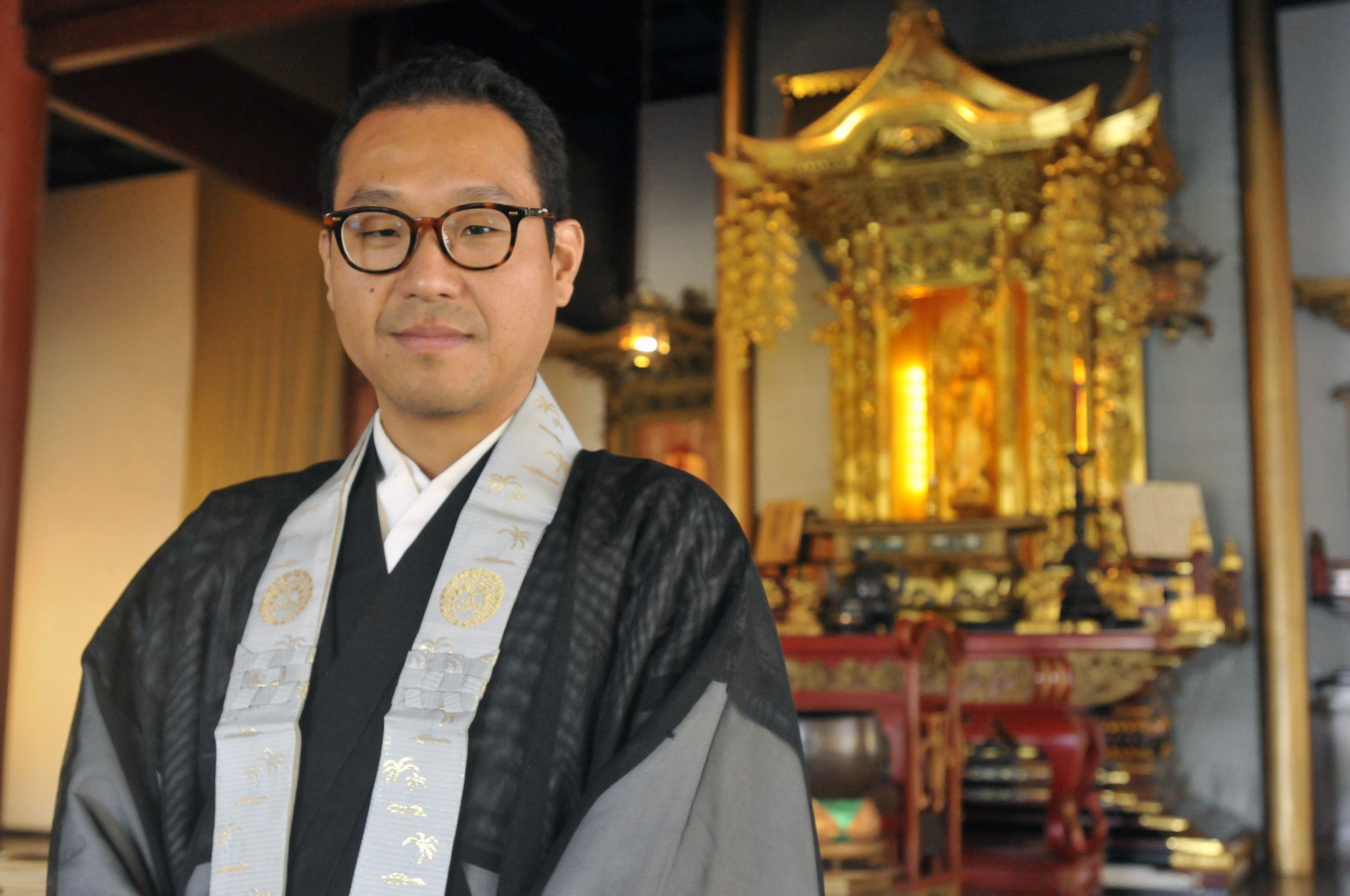 Sensei Keizo Doi &eacute; o regente do Templo Shin Budista 
