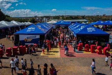 Hoje e amanhã, o projeto Fecomércio + Perto de Todos promove uma nova edição em Planaltina, oferecendo atendimentos gratuitos nas áreas de saúde, cidadania, educação e lazer