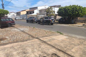 Crime ocorreu dentro da casa da vítima -  (crédito: QAPNOTICIASOFICIAL/Reprodução)