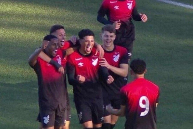 Athletico elimina o Vasco e está na semi do Brasileirão Sub-20 -  (crédito: Foto: Reprodução / SporTV)