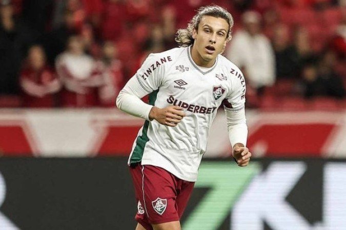 CANOBBIO - Entrou no lugar de Soteldo ainda no primeiro tempo. Teve papel tático importante, ajudando na marcação pelo lado direito. Teve espaço para atacar, mas faltou ser mais eficiente. Mesmo assim, ainda criou algumas jogadas, como uma finalização defendida por Rochet no segundo tempo. NOTA: 6,0 - Foto: Lucas Merçon/Fluminense