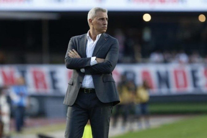 HERNÁN CRESPO - O treinador aproveitou a partida para revezar os jogadores e descansar o elenco. Teve muita capacidade para manter a posse de bola, acionar bem os jogadores do ataque e sair com o resultado. Dentro do propósito, tudo dentro do esperado, mas o gol no final dá um pouco de preocupação para o jogo da volta. Nota: 6 - Foto: Rubens Chiri/São Paulo FC