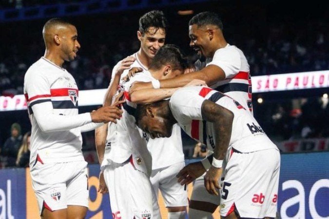 São Paulo jogará pelo empate em Curitiba - (crédito: Foto: Divulgação/São Paulo) São Paulo jogará pelo empate em Curitiba - (crédito: Foto: Divulgação/São Paulo)