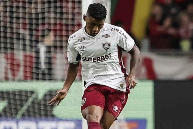 HÉRCULES - Assim como Martinelli, mostrou o bom futebol apresentado no Mundial de Clubes. Teve papel importante taticamente, sendo responsável pela transição da defesa para o ataque. Apareceu bem nos dois lados do campo. NOTA: 6,5 - Foto: Lucas Merçon/Fluminense