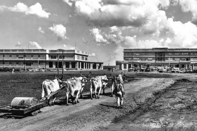 Imagem da construção de Goiânia, ao fundo o Palácio das Esmeraldas - (crédito: Divulgação) Imagem da construção de Goiânia, ao fundo o Palácio das Esmeraldas - (crédito: Divulgação)