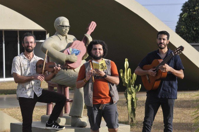  Fernando Cheflera, Davi Mello e Sabiá Canuto integram o coletivo Passarema e se conheceram por meio da literatura
