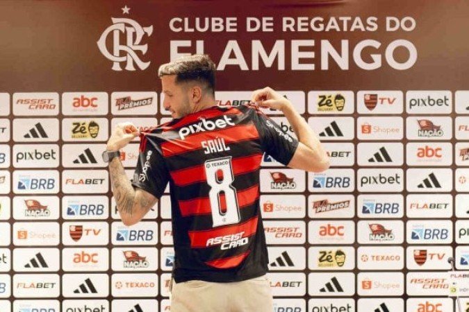 SAÚL - Substituiu Plata e teve boa partida, com movimentação interessante.  Também estreou nesta noite - Nota 6,0 - Adriano Fontes/Flamengo