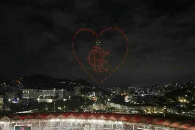 Hapvida faz ação com show de drones no céu do Maracanã -  (crédito: Foto: Foto: Rafael Arantes/ Maracanã)