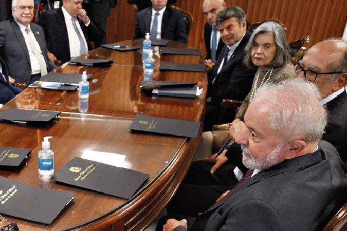 No dia seguinte ao tarifaço, Lula convida ministros do STF para encontro no Alvorada
- (crédito: Nelson Jr./SCO/STF/09-11-2022) No dia seguinte ao tarifaço, Lula convida ministros do STF para encontro no Alvorada
- (crédito: Nelson Jr./SCO/STF/09-11-2022)