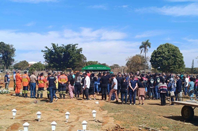 Enterro de Manoel José de Souza Neto foi ontem, em Taguatinga - (crédito: Ana Carolina Alves) Enterro de Manoel José de Souza Neto foi ontem, em Taguatinga - (crédito: Ana Carolina Alves)