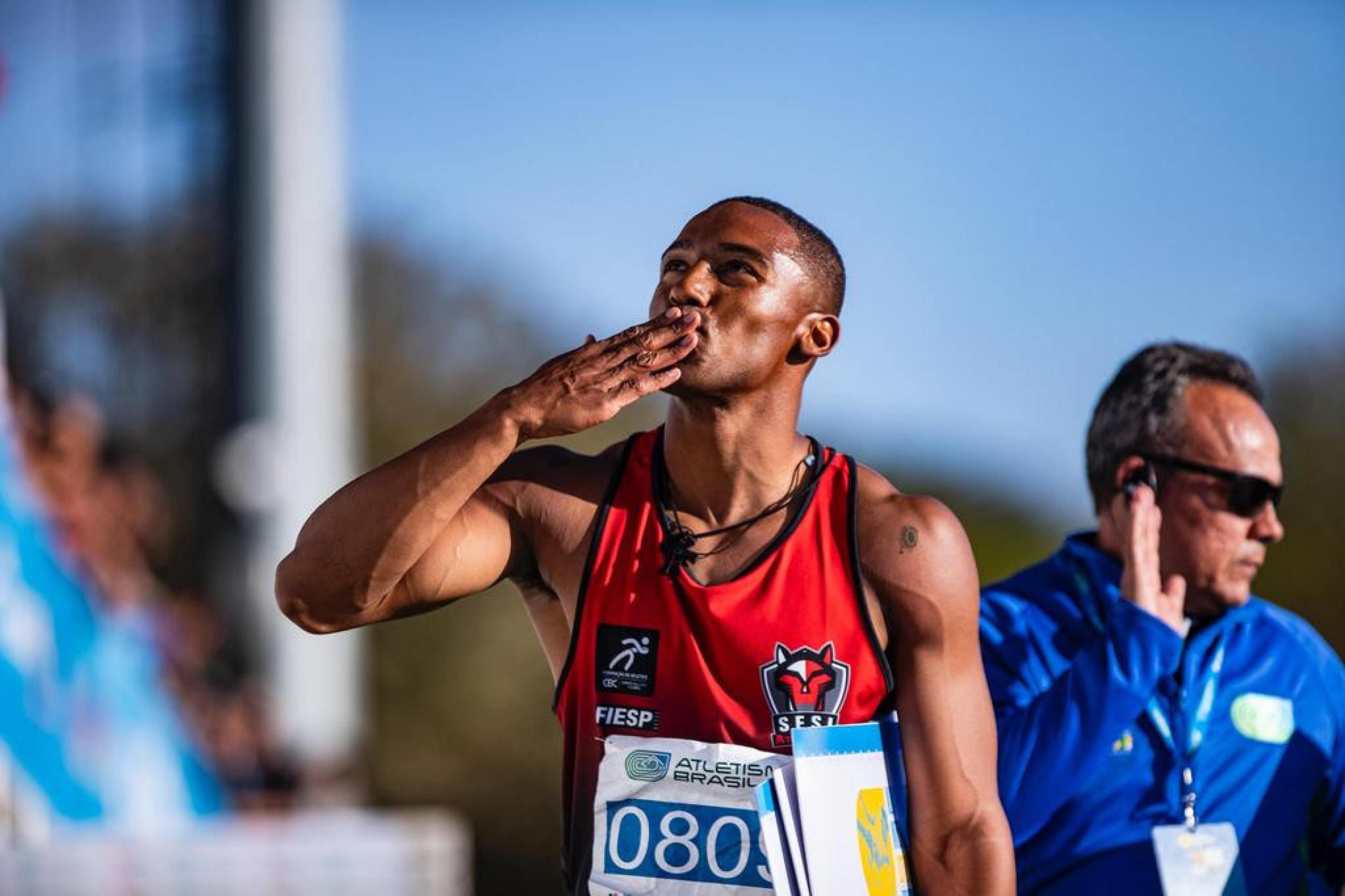 Aos 25 anos, Erik Cardoso curte as marcas abaixo dos 10s nos 100m 