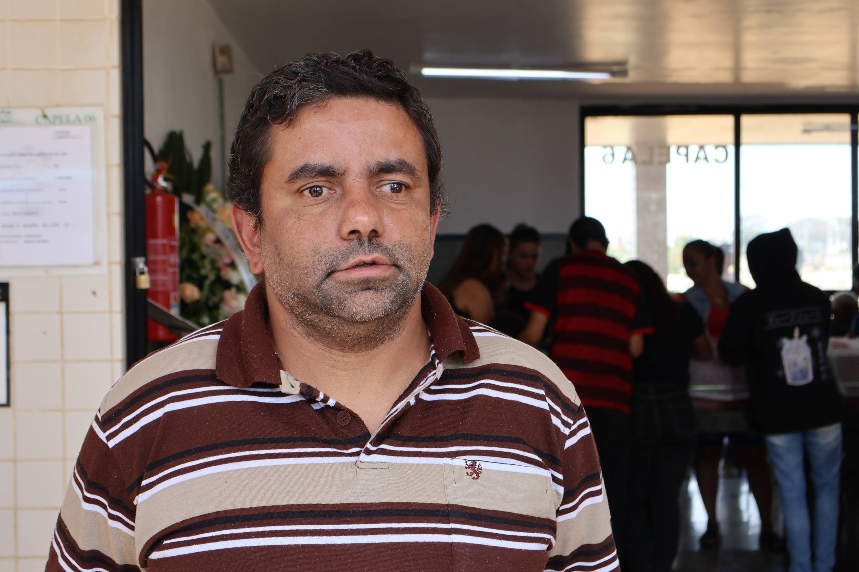 Enterro Cheryla Carvalho de Lima, vítima de feminicídio em Samambaia       