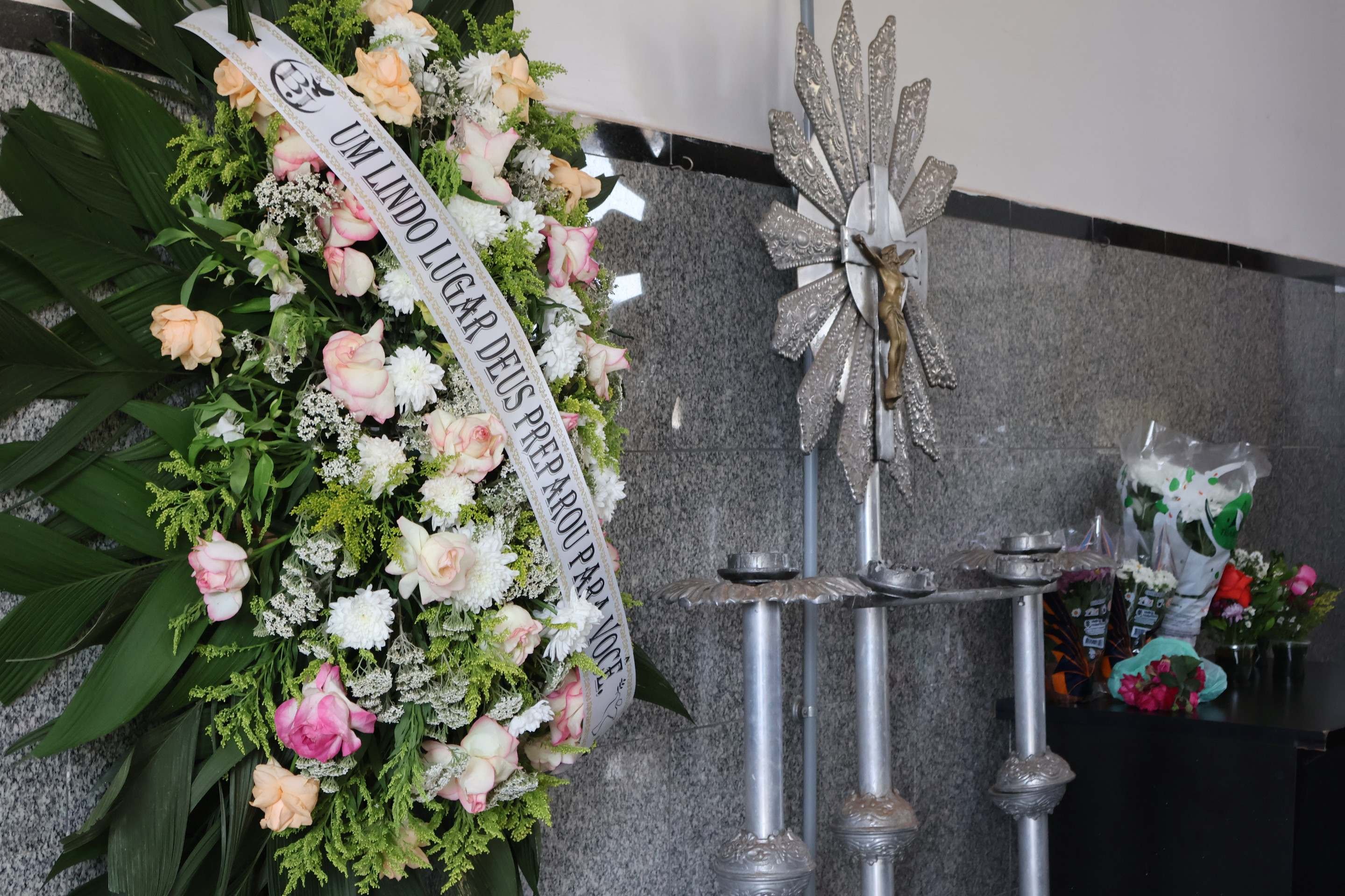 Enterro Cheryla Carvalho de Lima, vítima de feminicídio em Samambaia       