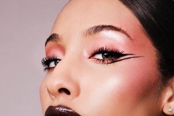 Maquiagem inspirada em uma noite com céu limpo e estrelado 