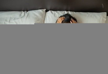 Ele pode causar arritmia, agitação, irritabilidade, além de nervosismo e também insônia. Já em mulheres gestantes, o consumo exagerado de café pode causar atraso na formação cerebral do feto. -  (crédito:  jcomp freepik)