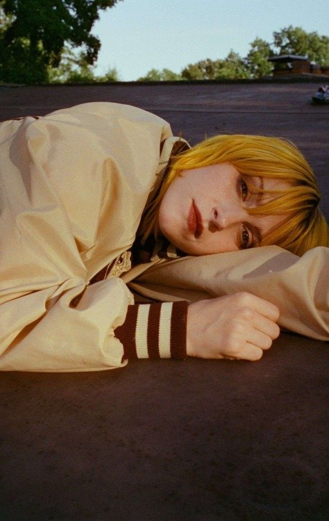Hayley Williams lança coletânea com 17 faixas -  (crédito: Zachary Gray)