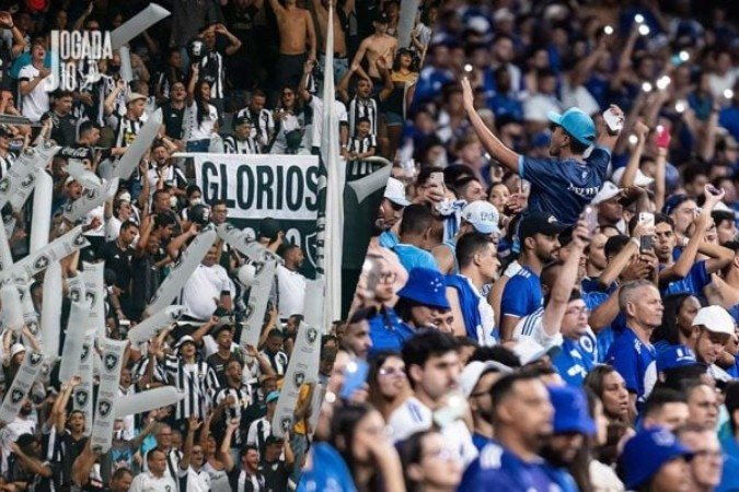 Botafoguenses e cruzeirenses se encontram neste domingo, no Colosso do Subúrbio  -  (crédito: Fotos: Vitor Silva/Botafogo e Gustavo Aleixo/Cruzeiro)