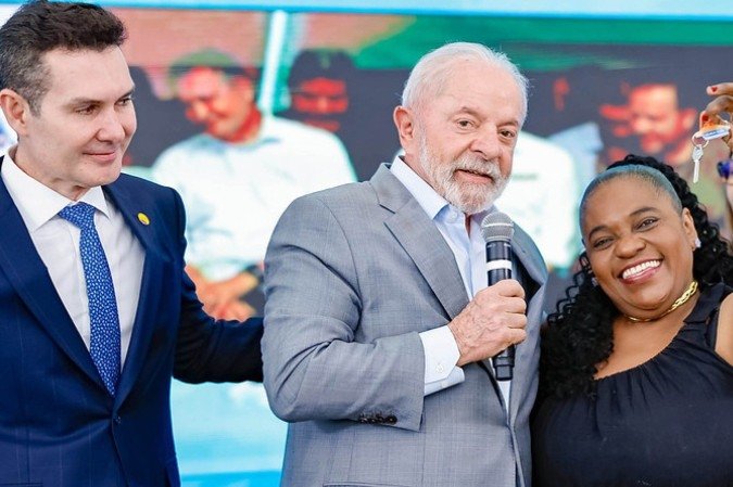 Lula e Jader Filho Lula durante cerimônia no Planalto de entrega simultânea de unidades habitacionais do Minha Casa, Minha Vida
- (crédito: Ricardo Stuckert / PR) Lula e Jader Filho Lula durante cerimônia no Planalto de entrega simultânea de unidades habitacionais do Minha Casa, Minha Vida
- (crédito: Ricardo Stuckert / PR)