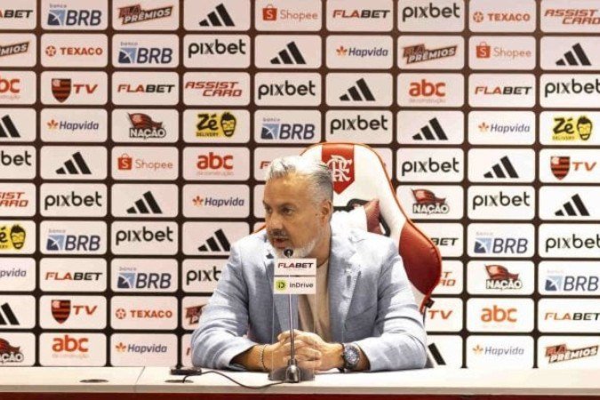 José Boto em coletiva de apresentação de Samuel Lino - (crédito: Foto:Adriano Fontes/Flamengo) José Boto em coletiva de apresentação de Samuel Lino - (crédito: Foto:Adriano Fontes/Flamengo)
