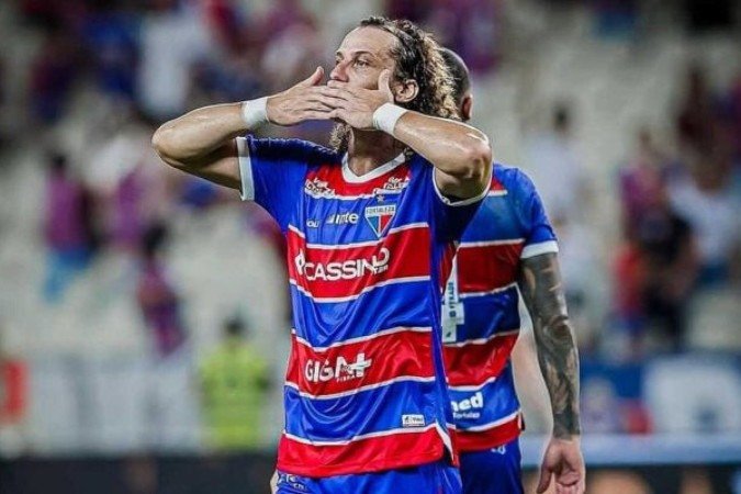 David Luiz já se despediu dos companheiros no CT do Fortaleza - (crédito: Foto: Divulgação/Fortaleza) David Luiz já se despediu dos companheiros no CT do Fortaleza - (crédito: Foto: Divulgação/Fortaleza)