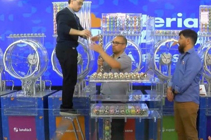 Quina, Super Sete e outras loterias são sorteadas nesta sexta-feira (1º/8) -  (crédito: Reprodução/YouTube/Caixa)