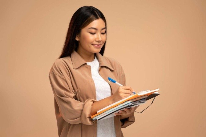 Compreender a estrutura básica da redação ajuda o estudante a tirar nota máxima no exame (Imagem: Sklo Studio | Shutterstock) - (crédito: EdiCase) Compreender a estrutura básica da redação ajuda o estudante a tirar nota máxima no exame (Imagem: Sklo Studio | Shutterstock) - (crédito: EdiCase)