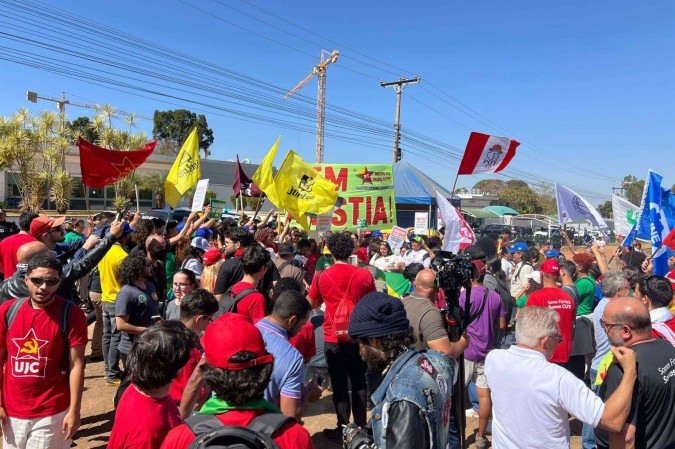 Manifestação na embaixada dos EUA em Brasília contra o tarifaço de 50%